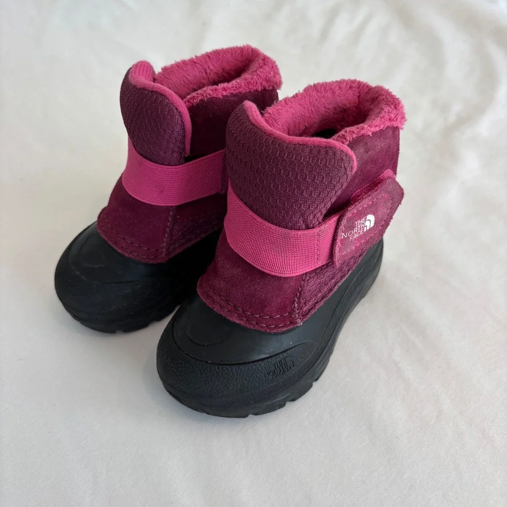 The North Face Pink Girls Alpenglow Winter Snow Boots Size 6